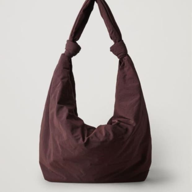 COS 오버사이즈 웰론 숄더백
