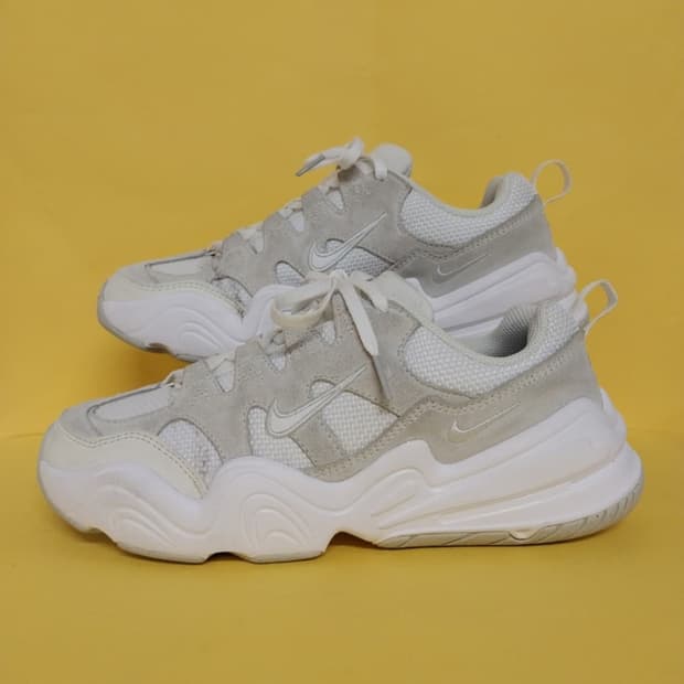 여성 나이키 테크 헤라 화이트 운동화 (240)