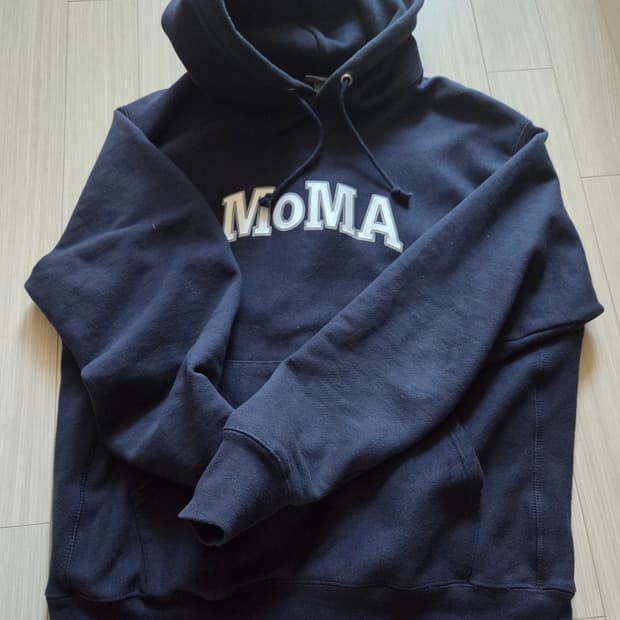 모마 후드 네이비 L사이즈 팝니다.