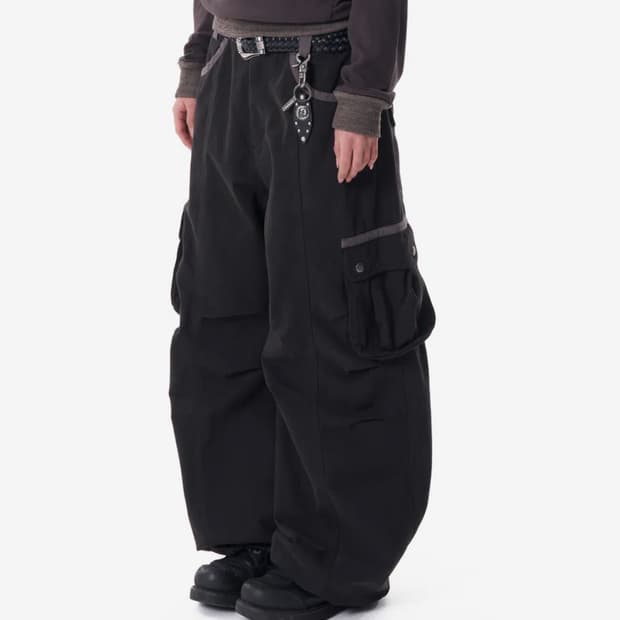 아캄 Knee Pin-tuck Contrast Cargo Pants 