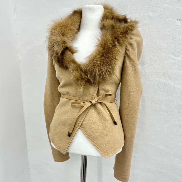 Fox fur trimming asymmetric cardigan