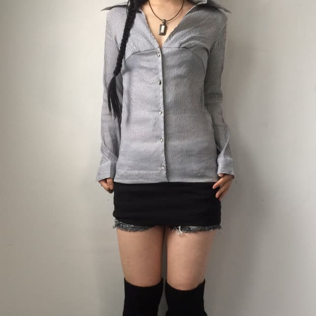 Back lace point shirt onepiece