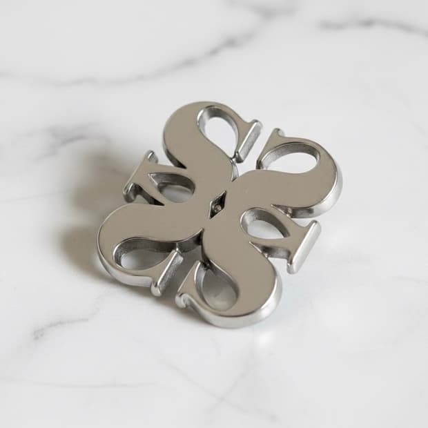 세터 SATUR 브로치 배지 뱃지