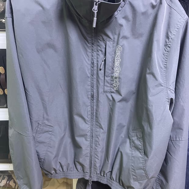 코드그라피 바람막이