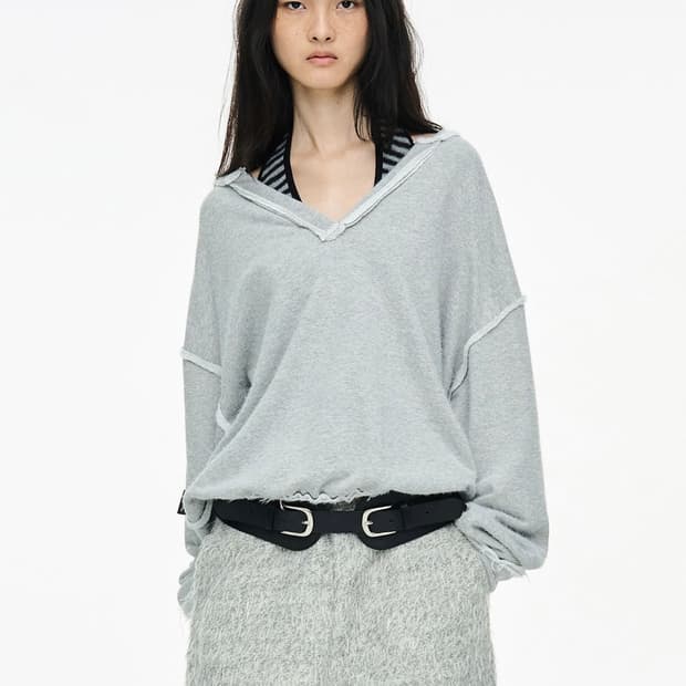CERRIC Furry V-Neck Sweatshirt / Gray