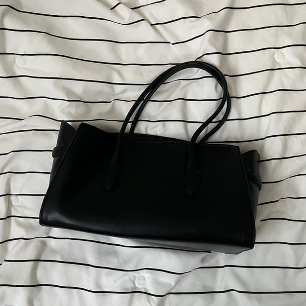 ZARA 블랙 토트백