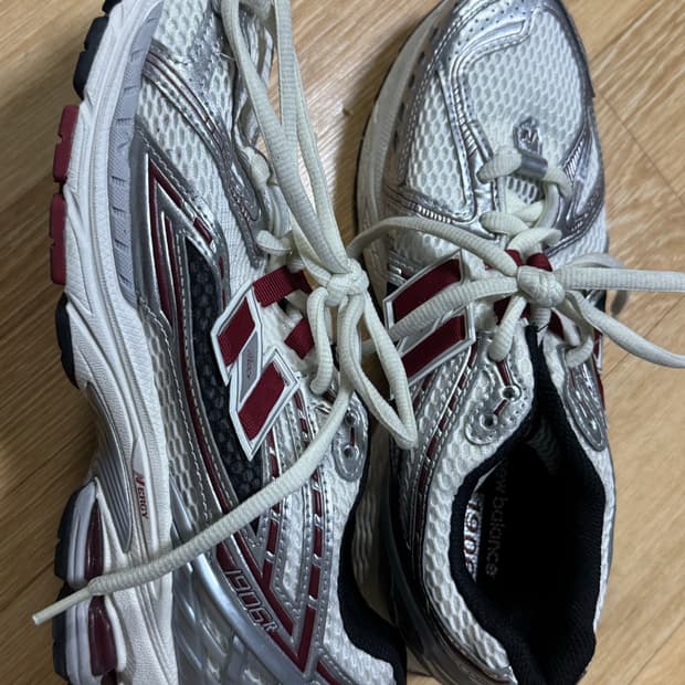 뉴발란스 1906R 실버 레드 메탈릭 클래식 크림슨 260