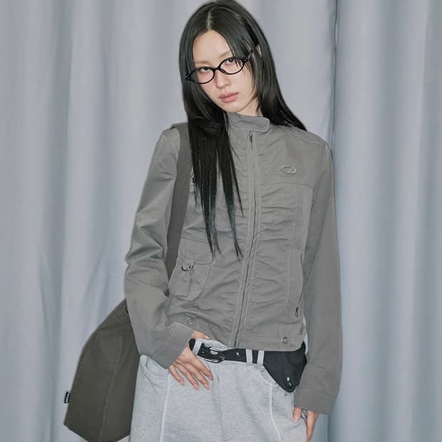 시그니처 셔링 코튼 바이커 자켓- CHARCOAL