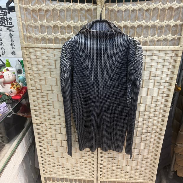 4/77 정품 플리츠플리즈 팝니다