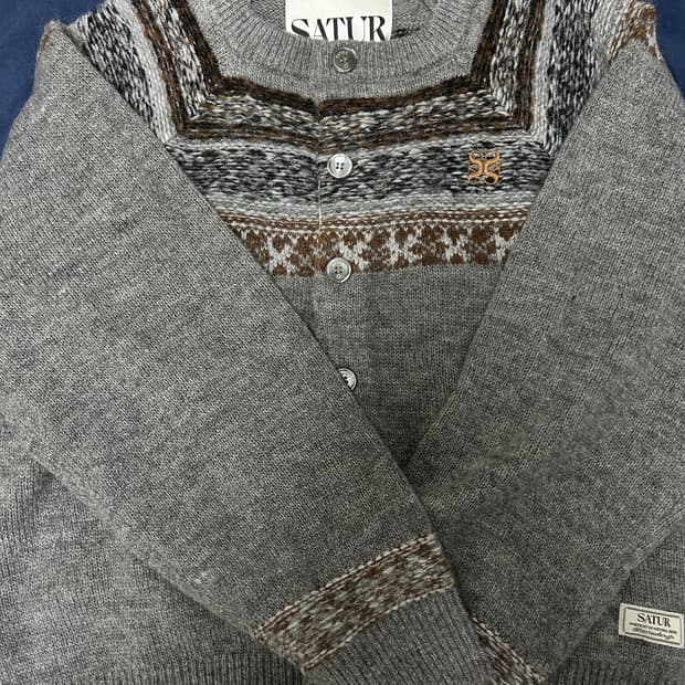 세터 노르딕 리버스 니트 가디건 차콜