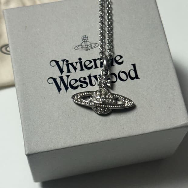비비안웨스트우드 실버 목걸이