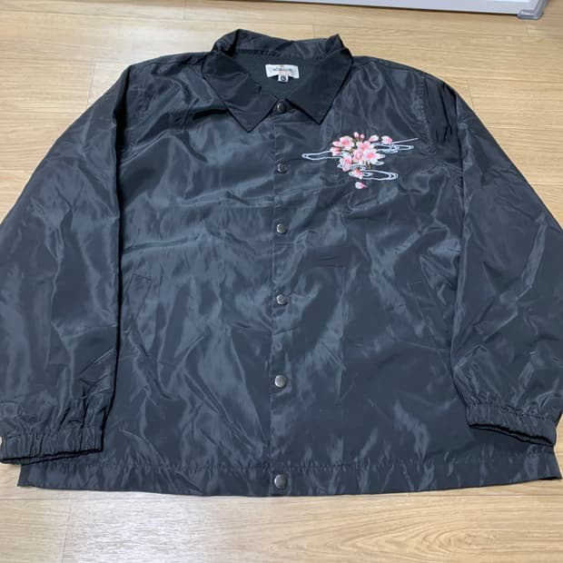 L)카라쿠리 타마시 벚꽃자수 코치자켓