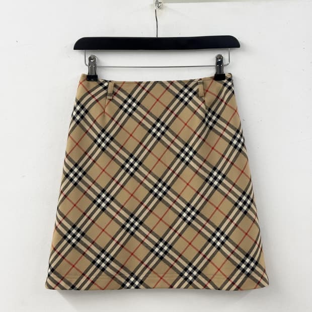 버버리 스커트