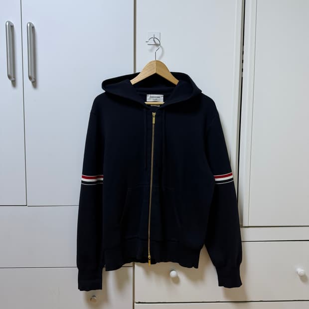 A / 4 (105) 톰브라운 밀라노 스티치 암밴드 니트 후드집업 네이비