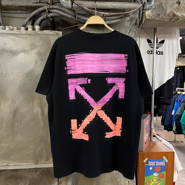 오프화이트 21ss 마커 애로우 반팔티 블랙 M #csz2750 