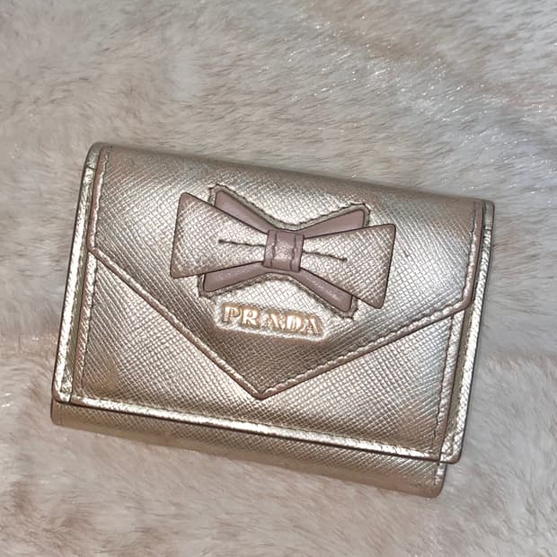 히메갸루 y2k프라다 빈티지 리본 골드 지갑