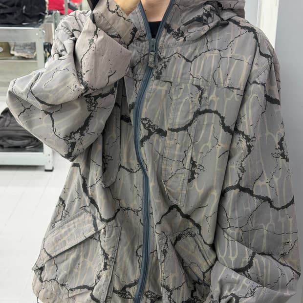 빈티지 크랙 패턴 후드 바람막이 자켓