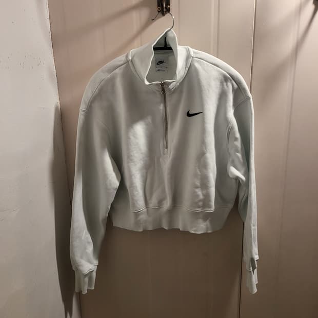 나이키 하프집업 크롭기모 맨투맨