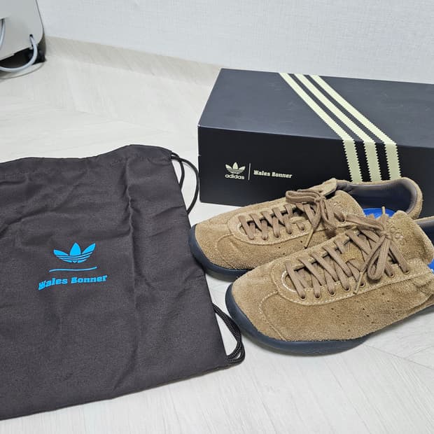 아디다스 웨일즈보너 카린타 karitha 265 사이즈