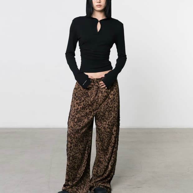 Three to eighty 호피팬츠