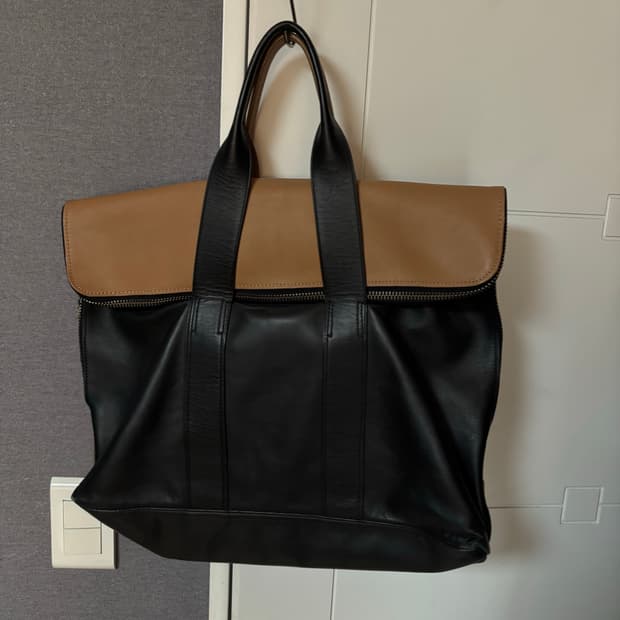 3.1 필립림 레더 아워백 블랙 카멜