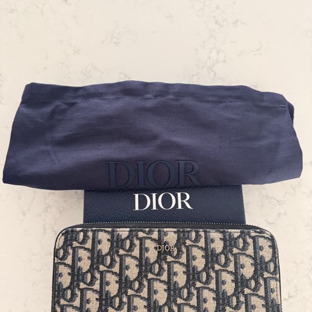 디올 장지갑지퍼 판먀