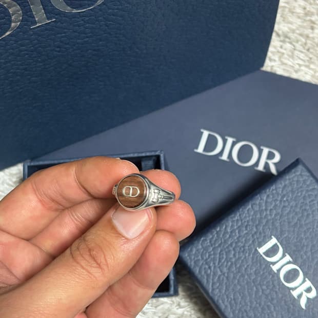 디올 산토스 우드 반지 M 사이즈