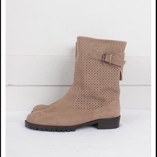 OTA 슈 갤러리 스웨이드 펀칭 부츠