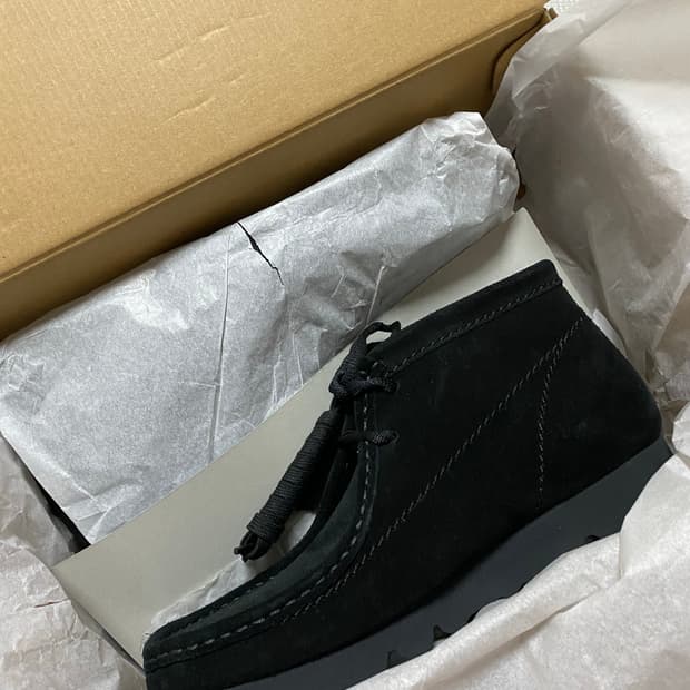 [250] paf x 클락스 왈라비 블랙 판매합니다.