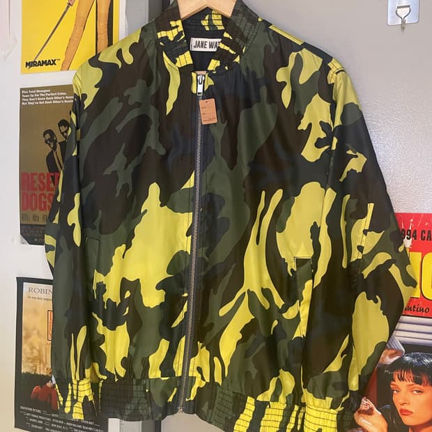 JANE WATER 카모플라주 자켓