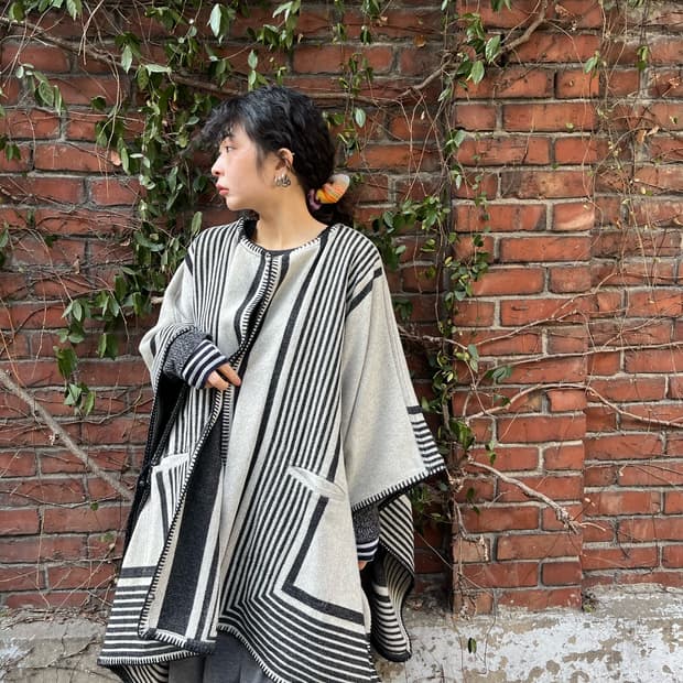 일본 무드 리버시블 케이프 카디건