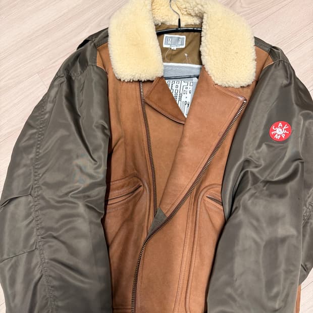 카브엠트 항공 무스탕 점퍼 