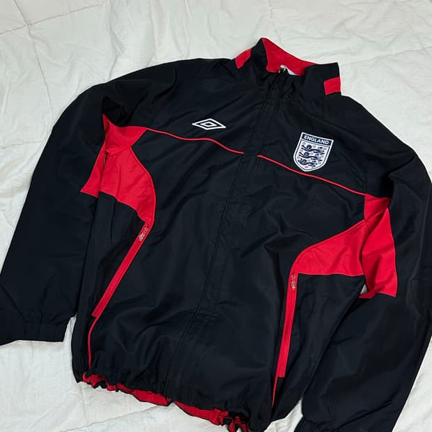 엄브로   잉글랜드 국대 바람막이 라지 