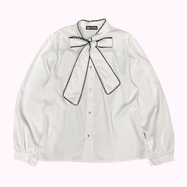 ribbon collar silky blouse