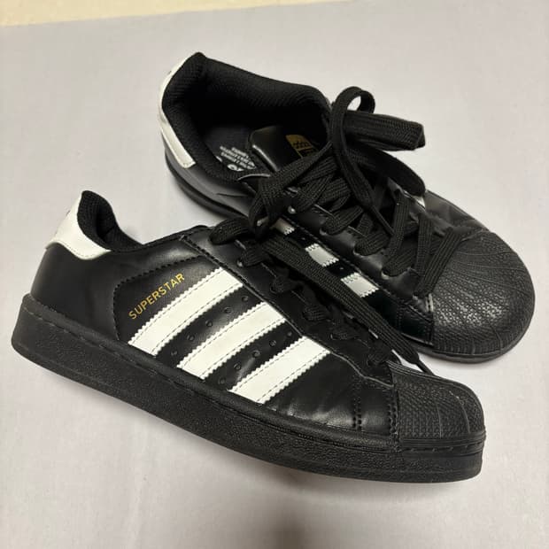 아디다스 슈퍼스타 검흰 230