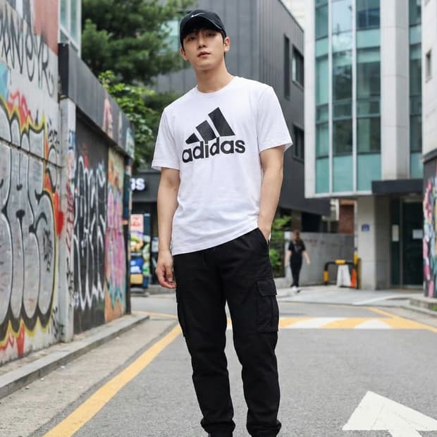 아디다스 MH BOS 빅로고 반팔 티셔츠