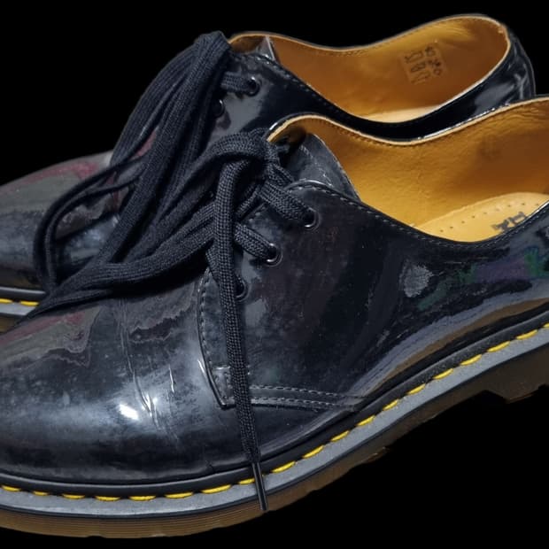 닥터마틴 AW009 GV06R 블랙 애나멜 더비 US10 270