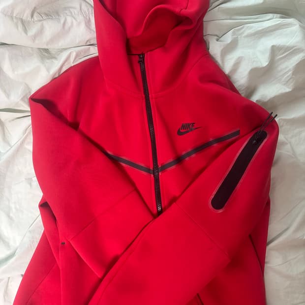 나이키 테크팩 레드 L