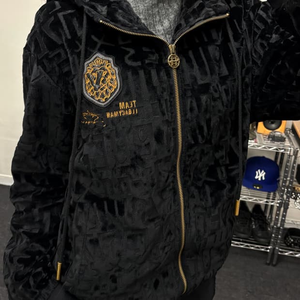 올드 빈티지 레터링 벨벳 후드집업 블랙