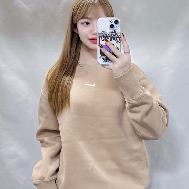 나이키 베이지 미드스우시 맨투맨 