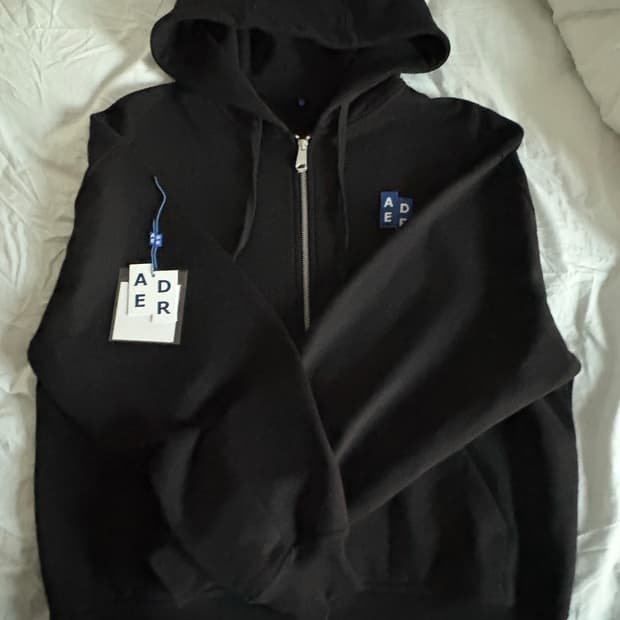 아더에러 시그니피컨트 TRS/BL 태그 후드 집업 02 블랙