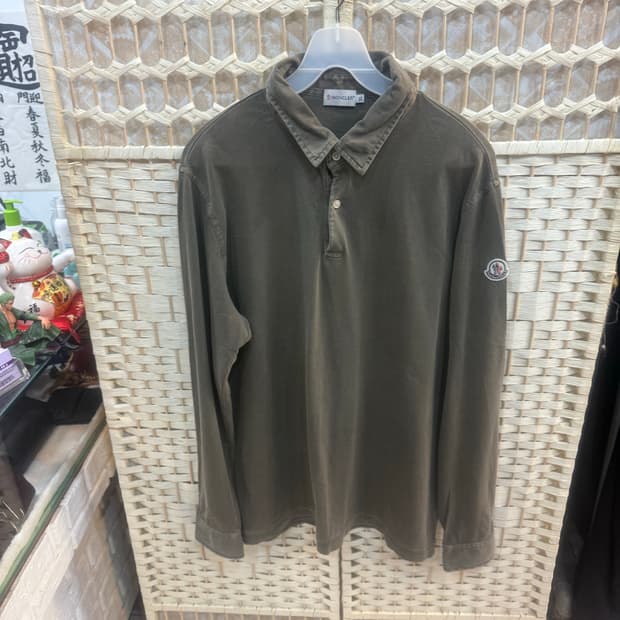 105 정품 몽클레어 티셔츠 팝니다