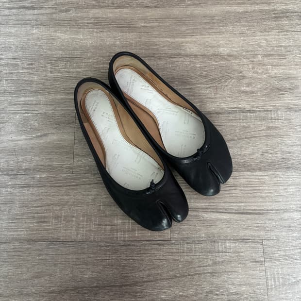 메종 마르지엘라 타비 플랫 블랙 36.5