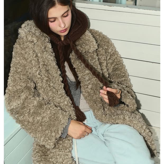 비터셀즈 Curly Collar Fur Jacket-Beige