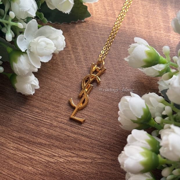 생로랑 심플 로고 골드 목걸이