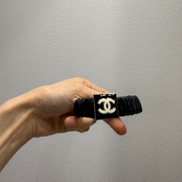 샤넬 CC 로고 블랙 헤어 스크런치 정품 머리끈 헤어액세서리