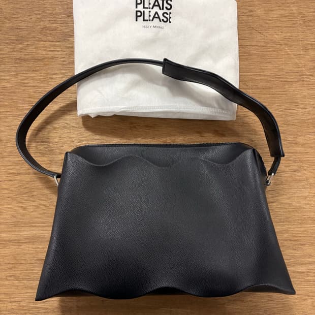 이세이미야케 플리츠플리즈 숄더백