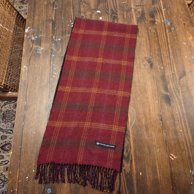 피에르 발망 머플러