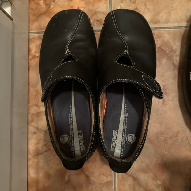 테바 앙코나 클로그