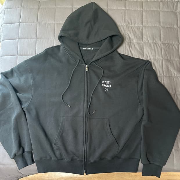 2NE1 x FRGMT 후드 집업